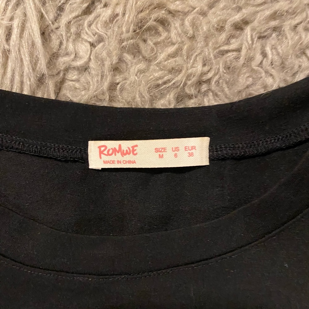 ROMWE graphic tee - Picture 2 of 2